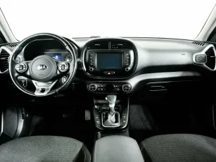 Kia  10