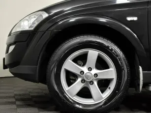 SsangYong  8