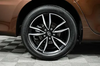Toyota  8