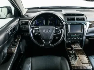 Toyota  8