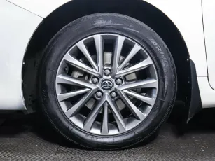 Toyota  9