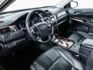 Toyota  9