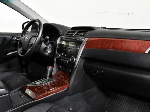Toyota  9