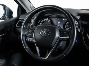 Toyota  12