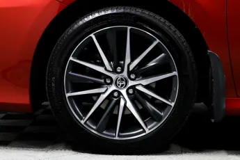 Toyota  8