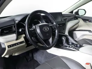 Toyota  11