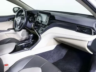 Toyota  9
