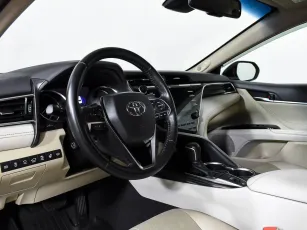 Toyota  11
