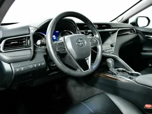 Toyota  8