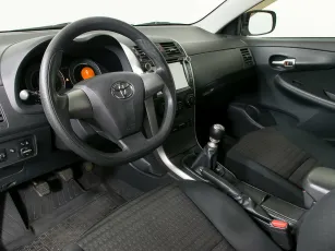 Toyota  12