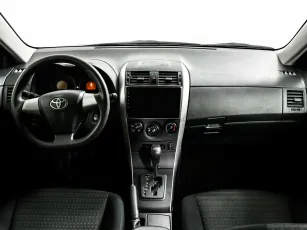 Toyota  8