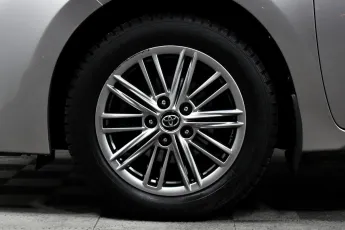 Toyota  8
