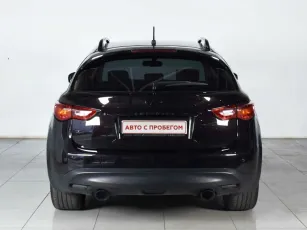 Infiniti  5