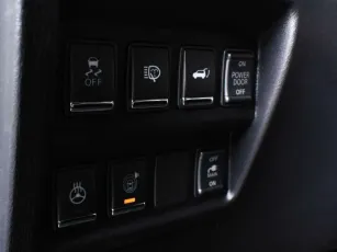 Infiniti  8