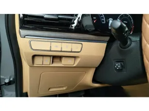 Kia  10