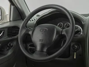 Hyundai  10
