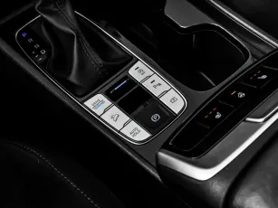 Hyundai  12