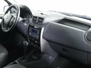 Nissan  5