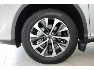 Lexus  7