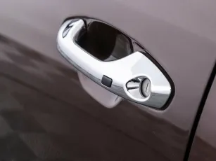 Kia  15