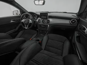 Mercedes-Benz  9
