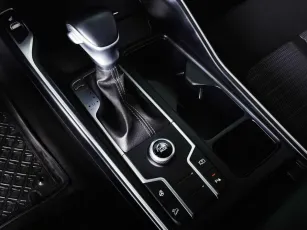 Kia  8