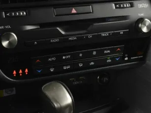 Lexus  9