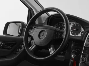 Mercedes-Benz  11