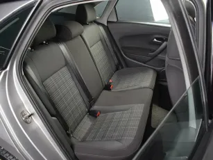 Volkswagen  8