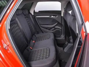 Audi  9