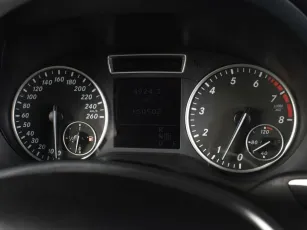 Mercedes-Benz  11