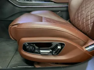 Audi  9