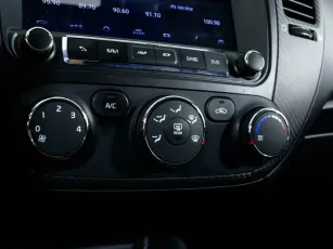 Kia  7
