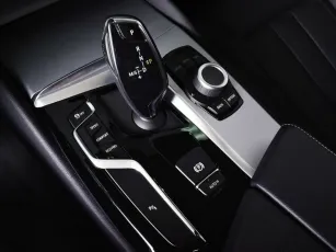 BMW  8