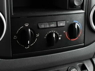 Peugeot  8