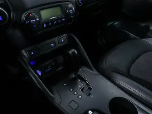 Hyundai  12