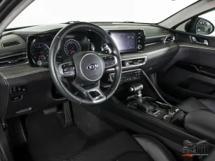 Kia  10