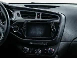 Kia  10