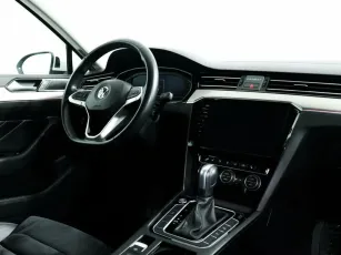 Volkswagen  9