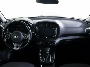 Kia  11