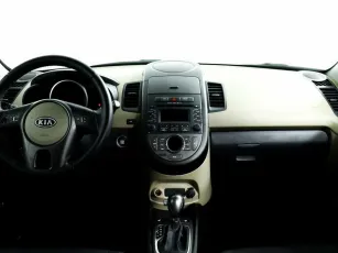 Kia  10