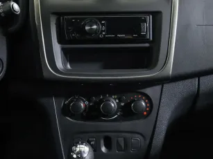 Renault  8