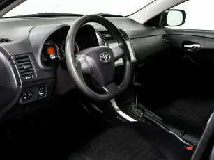 Toyota  9