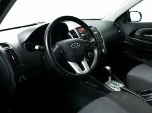 Kia  9