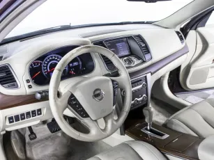 Nissan  9