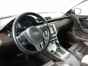 Volkswagen  8
