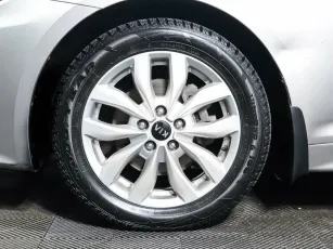 Kia  8