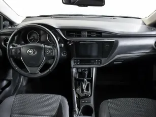 Toyota  9