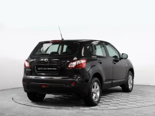 Nissan  2