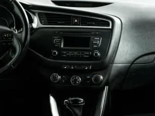 Kia  10